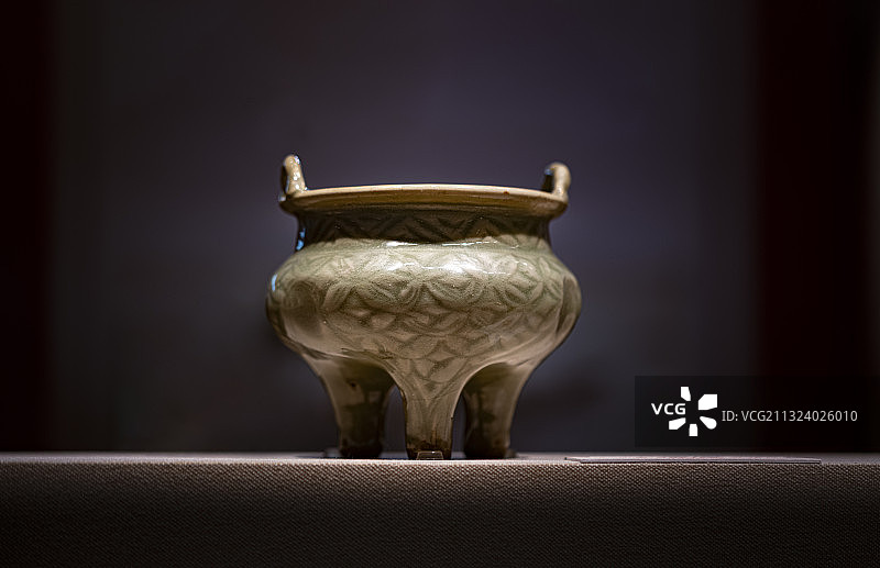 从南京到北京展览_瓷_香炉_三足鼎图片素材