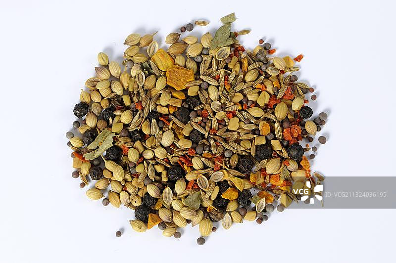 咖喱原料：姜黄、小茴香、芫荽等香料图片素材