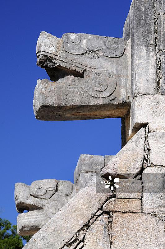奇琴伊察维纳斯神庙的蛇头，墨西哥尤卡坦半岛图片素材
