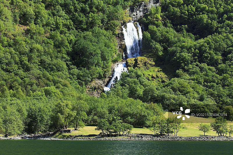 挪威纳柔依峡湾瀑布图片素材