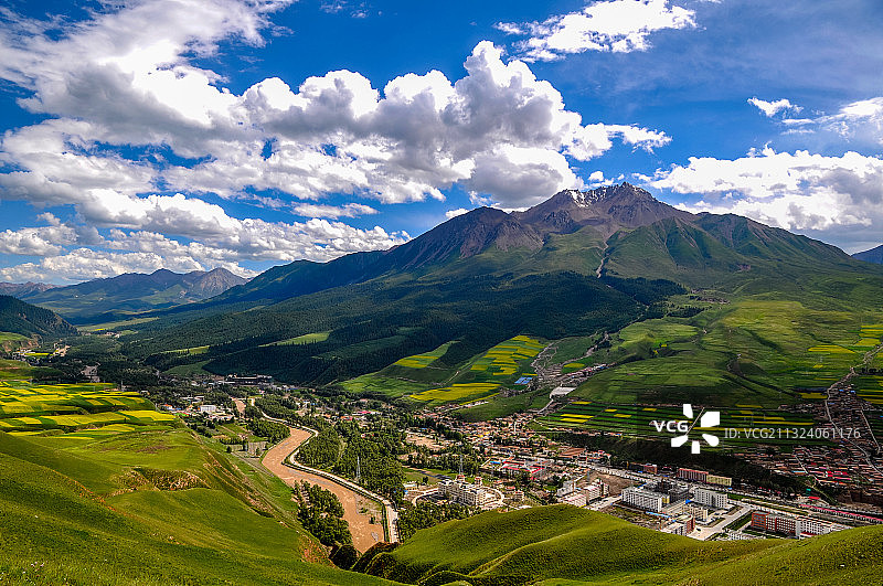 大美青海之牛心山图片素材