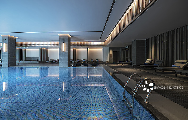 豪华酒店室内游泳池图片素材