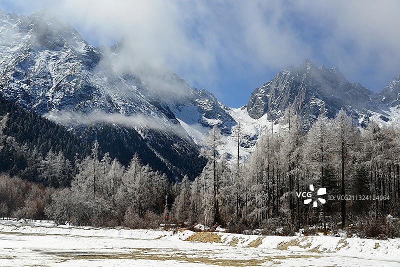 春天的雪，红石滩、雾凇，人间天堂；四川西部，理县毕棚沟图片素材