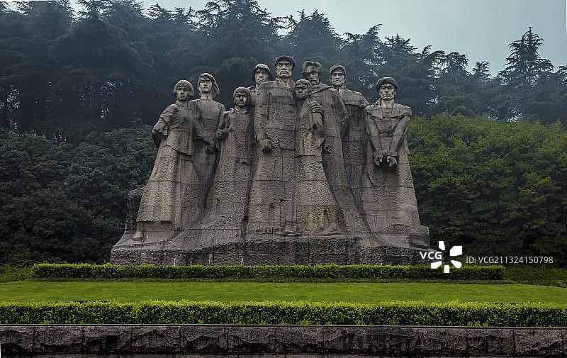 南京雨花台烈士群雕像图片素材
