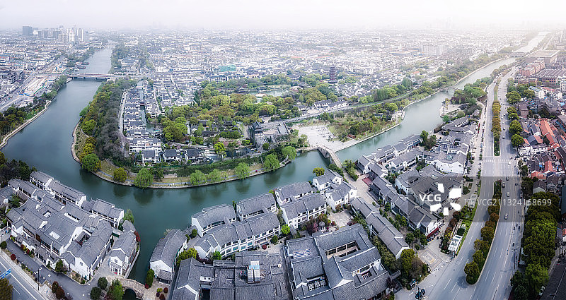 航拍江苏苏州盘门古建筑群图片素材