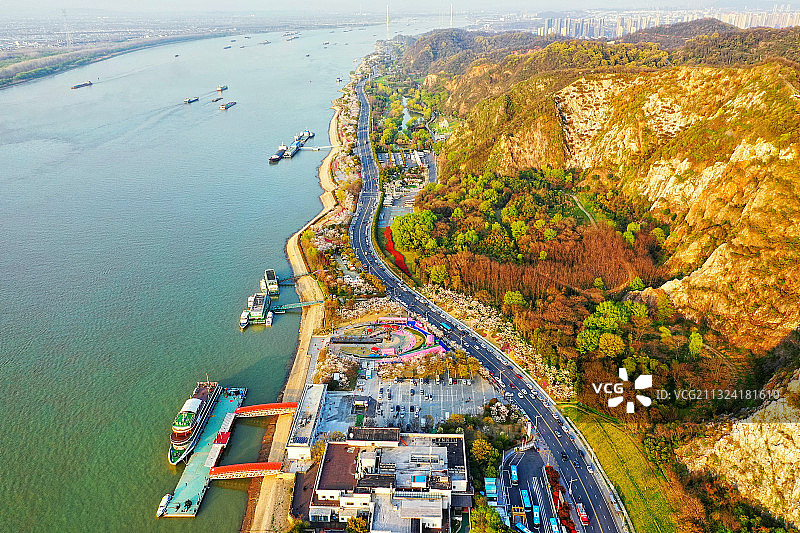 春季南京幕燕滨江风光带樱花盛开的风光图片素材