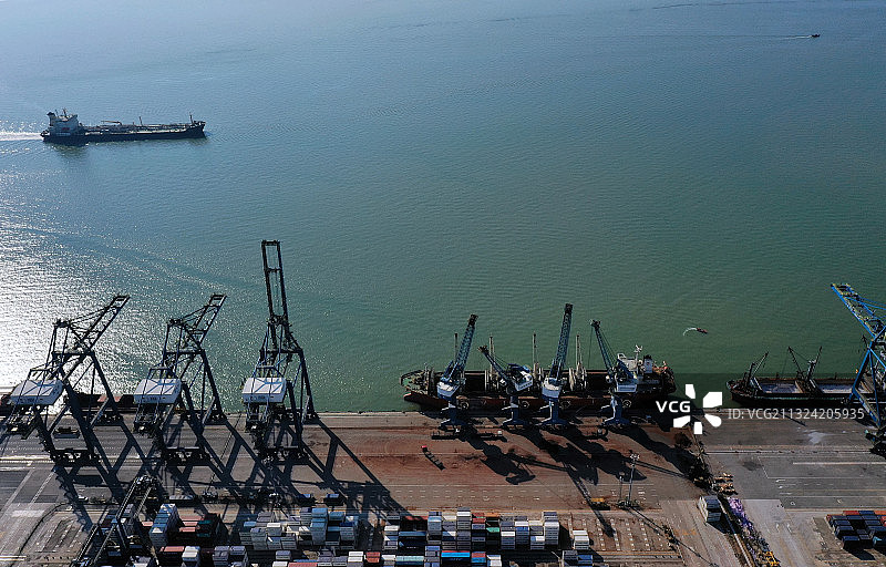 广东省东莞市虎门镇虎门港和南沙大桥航拍图片素材