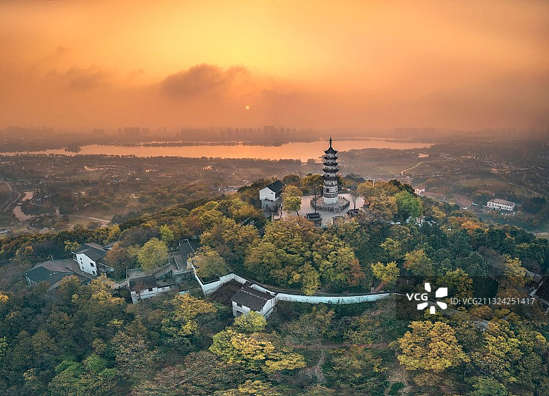 日出楞迦塔图片素材