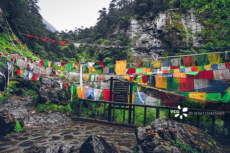 西藏氧吧勒布沟 东章瀑布图片素材