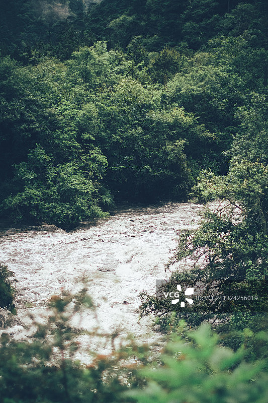 西藏氧吧勒布沟 东章瀑布图片素材