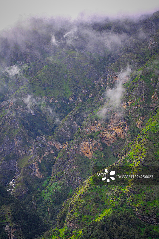 西藏氧吧勒布沟 东章瀑布图片素材