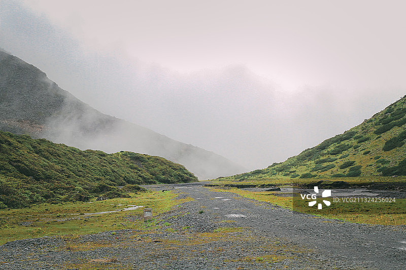 西藏氧吧勒布沟 东章瀑布图片素材