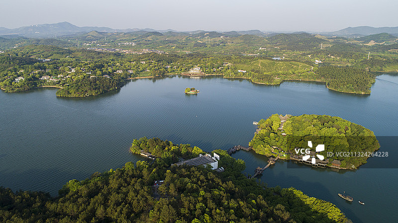 航拍中国江苏常州市溧阳市天目湖风光图片素材