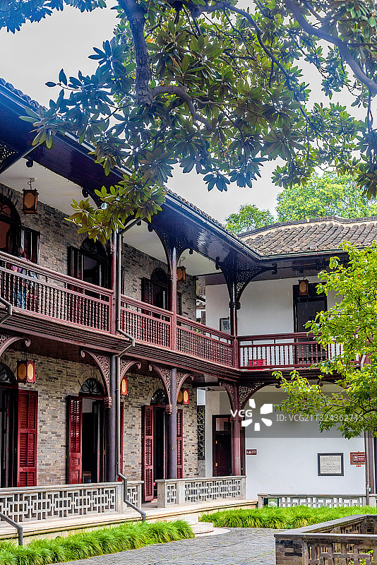 中国江苏扬州何园玉绣楼图片素材