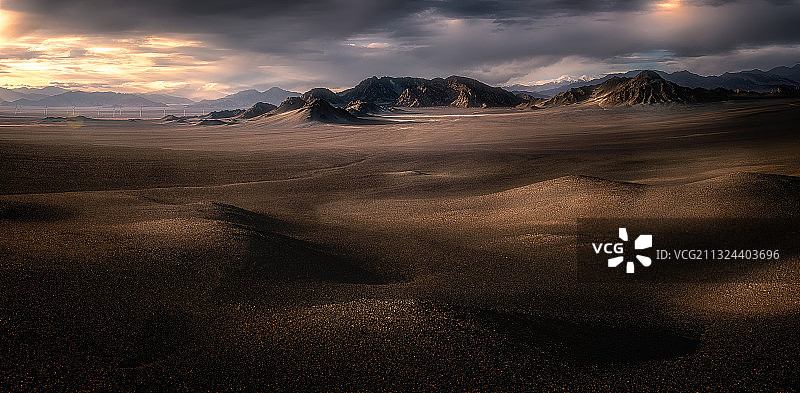 青海冷湖镇黑山戈壁日落风光图片素材