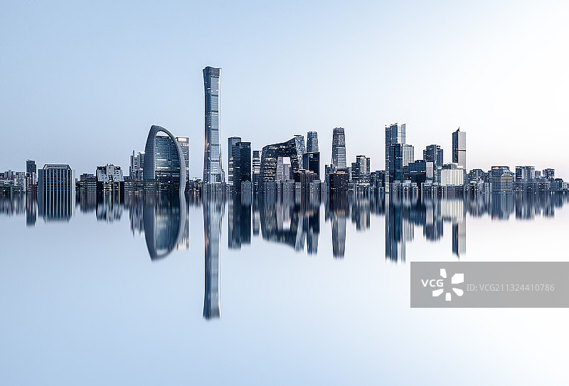 中国首都北京朝阳东三环国贸CBD核心区倒影素材图片素材