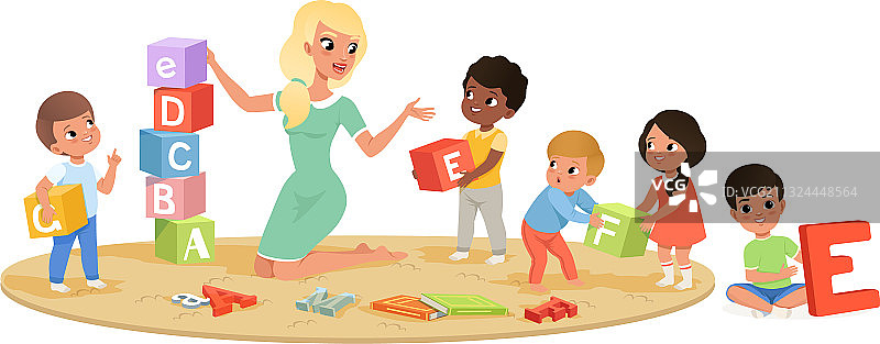 玩字母积木的小孩图片素材