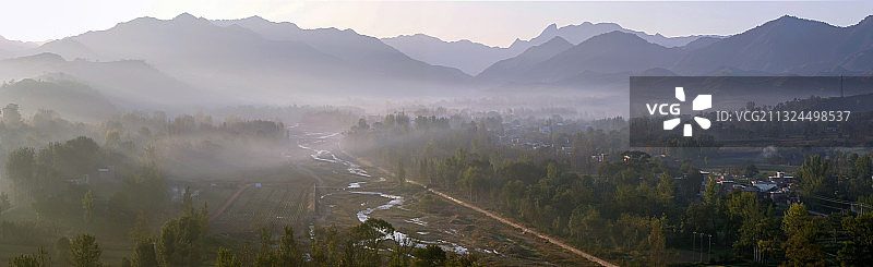 豫西山村的早晨图片素材