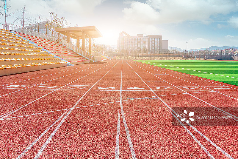 户外体育田径跑道数字起跑线图片素材