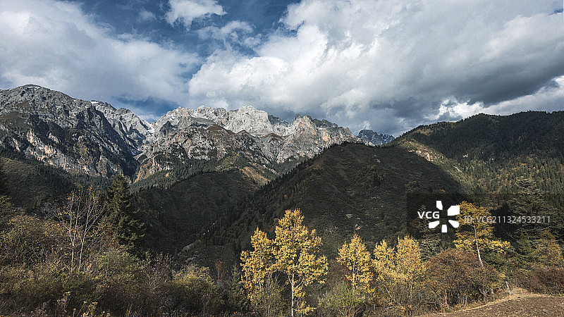 秦岭的秋天图片素材