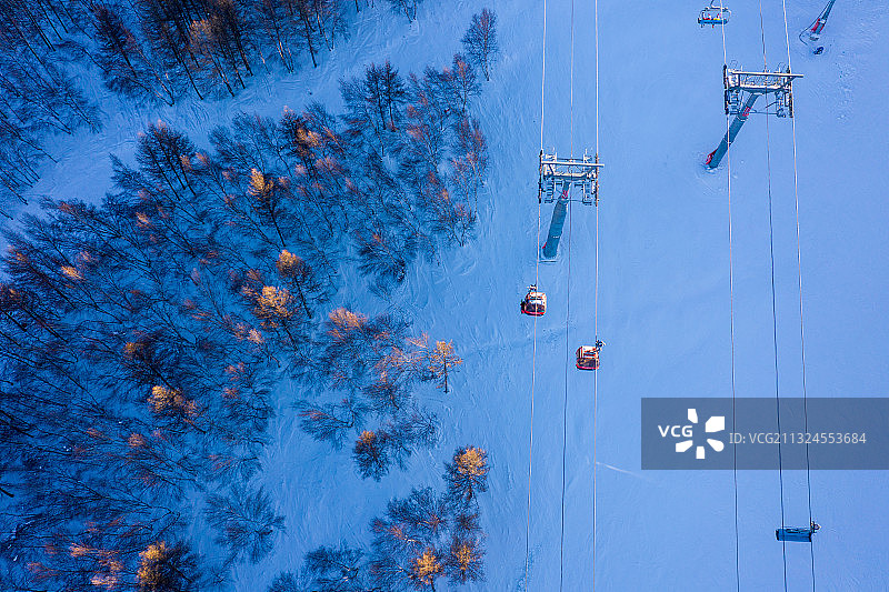 航拍滑雪场图片素材