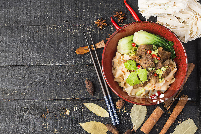 牛肉刀削面图片素材