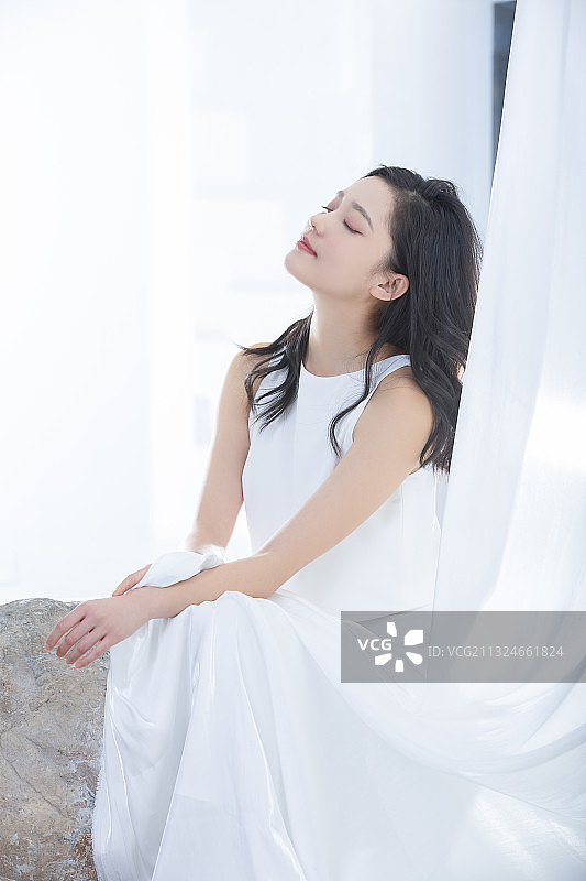 青年女子美容时尚肖像图片素材