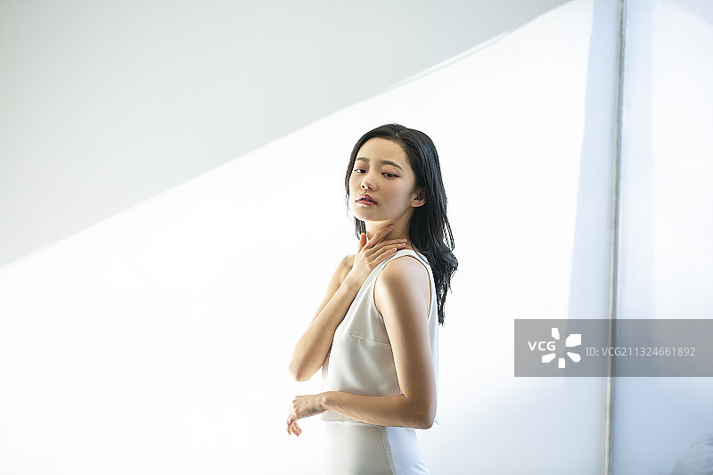 青年女子美容时尚肖像图片素材