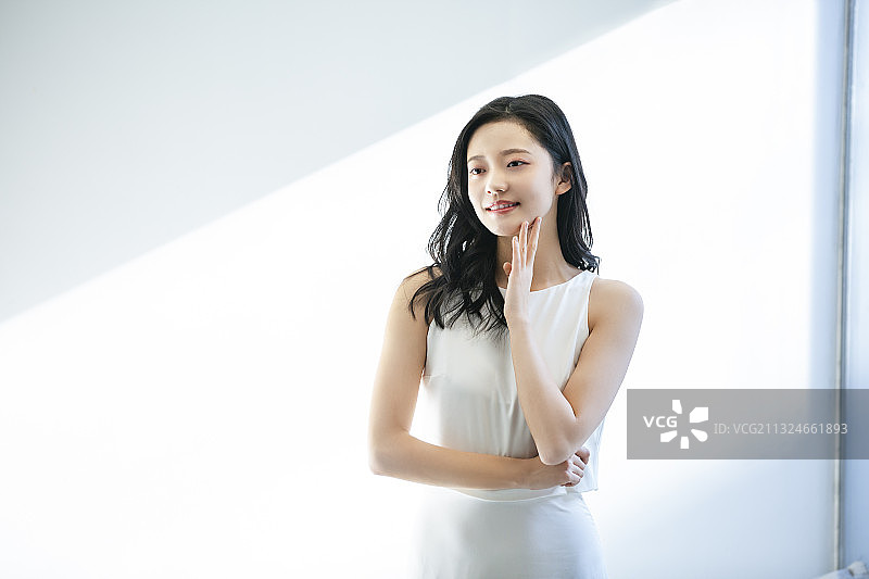 青年女子美容时尚肖像图片素材