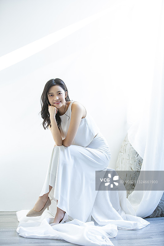 青年女子时尚肖像图片素材