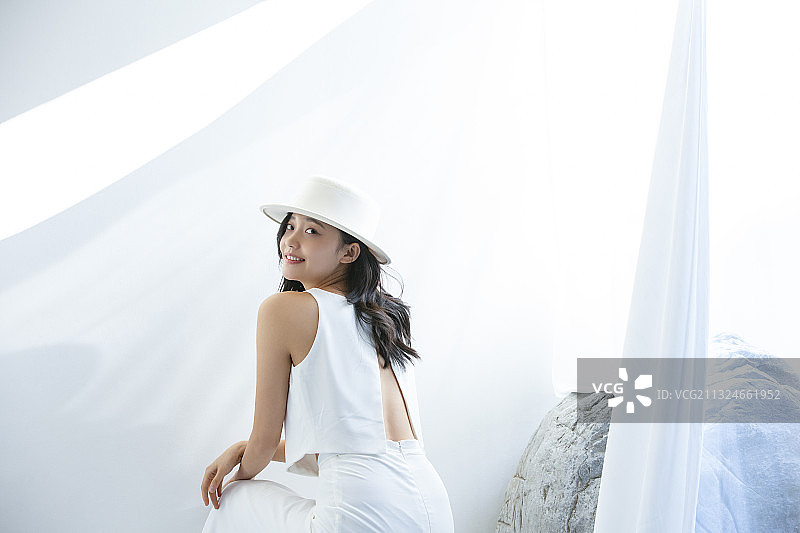 青年女子时尚肖像图片素材