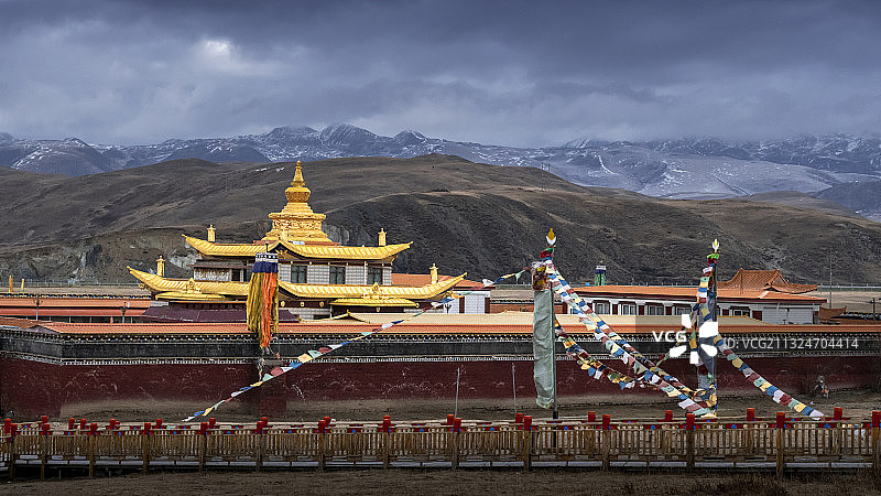 打卡康定塔公草原图片素材