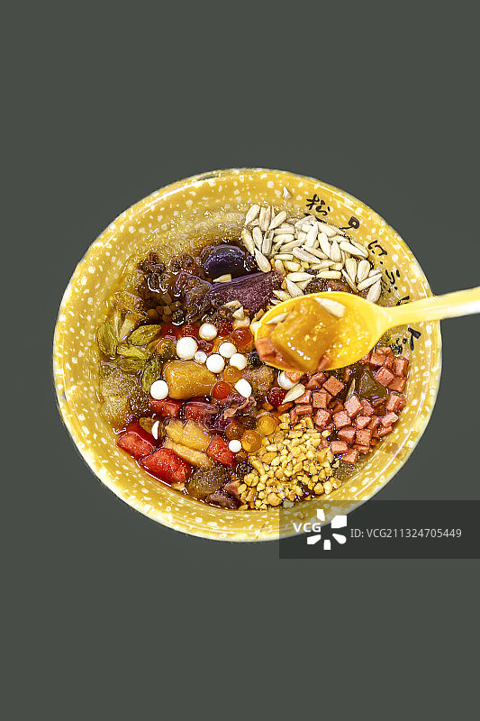 重庆市八一好吃街小吃：玫瑰西瓜冰粉图片素材