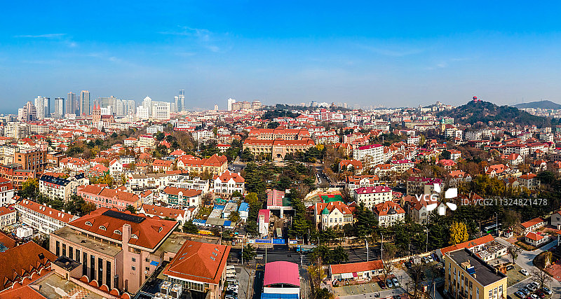航拍青岛海岸线欧式建筑景观图片素材