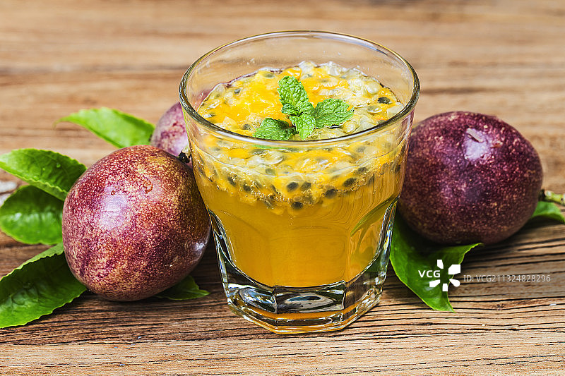 一杯百香果汁图片素材