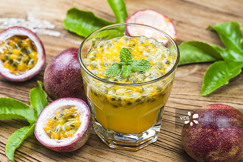 一杯百香果汁图片素材