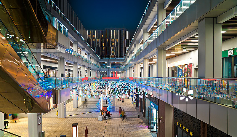 夜色经济，城市的商业综合体图片素材