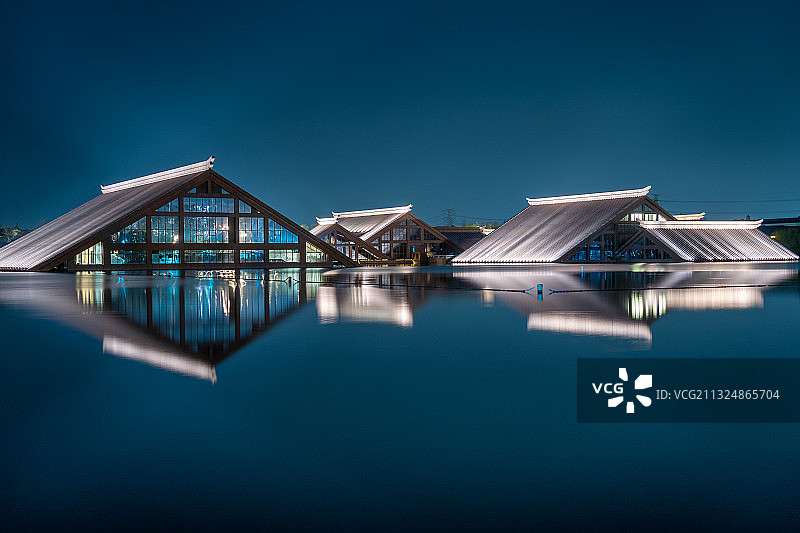 夜色中的水下博物馆+上海市松江区广富林文化遗址图片素材