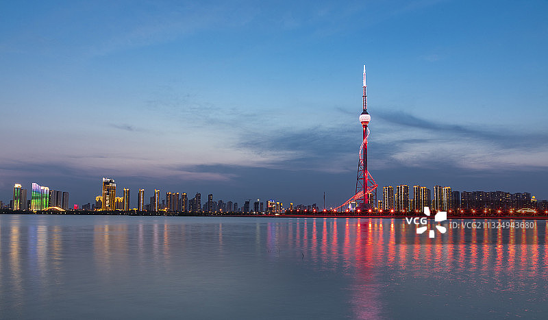 临沂市地标建筑——临沂电视塔风景图片素材