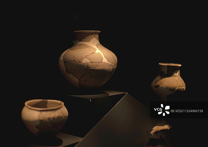 三星堆商代陶器图片素材
