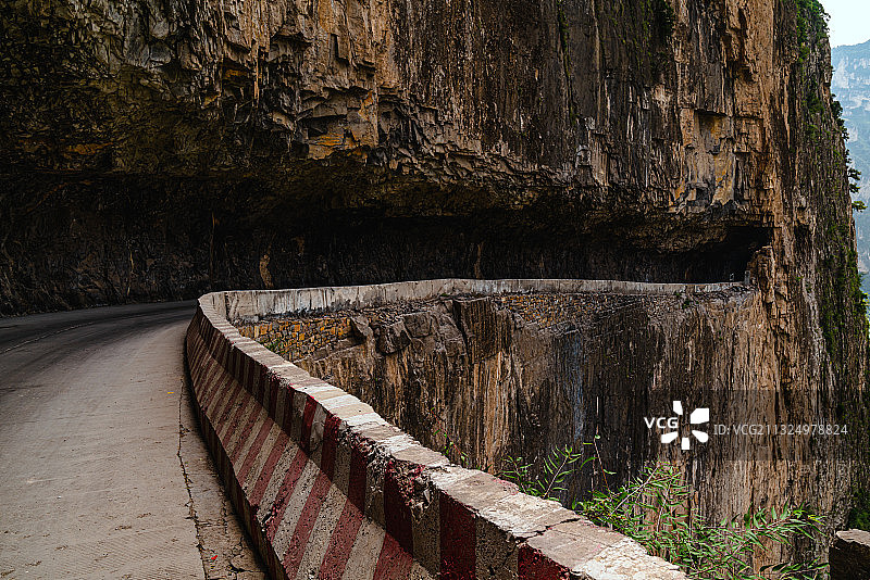 万仙山绝壁长廊--山西井底村挂壁公路图片素材