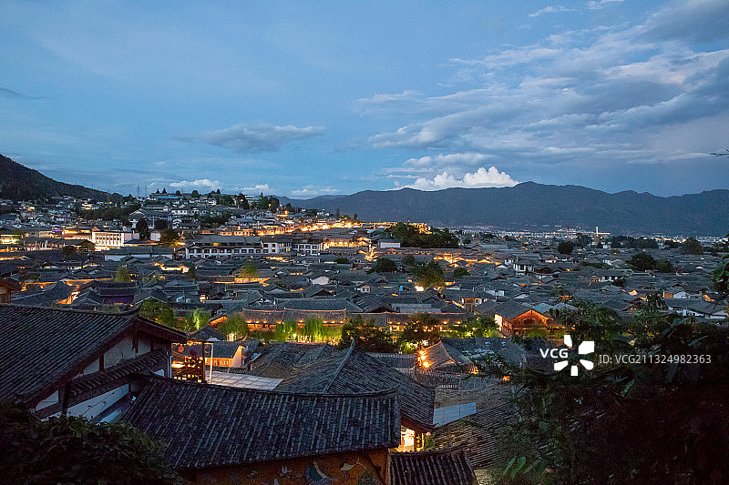 夜幕下的古城图片素材