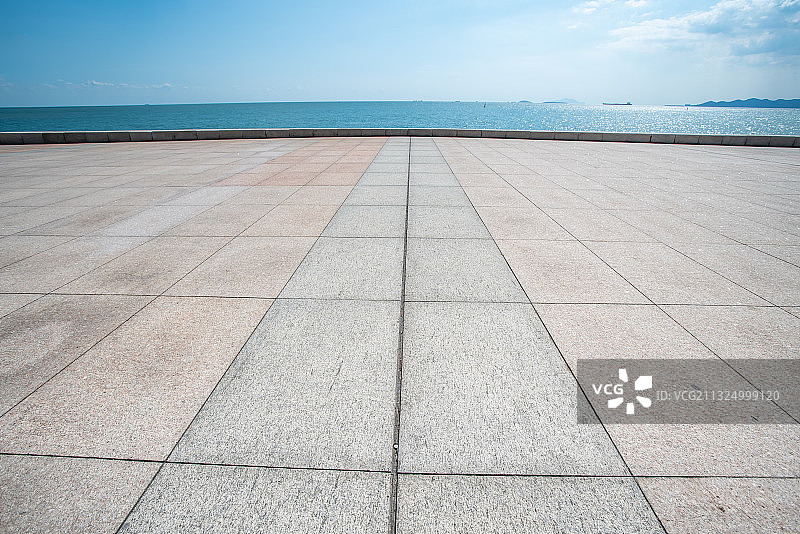石砖地面和湖泊景观图片素材