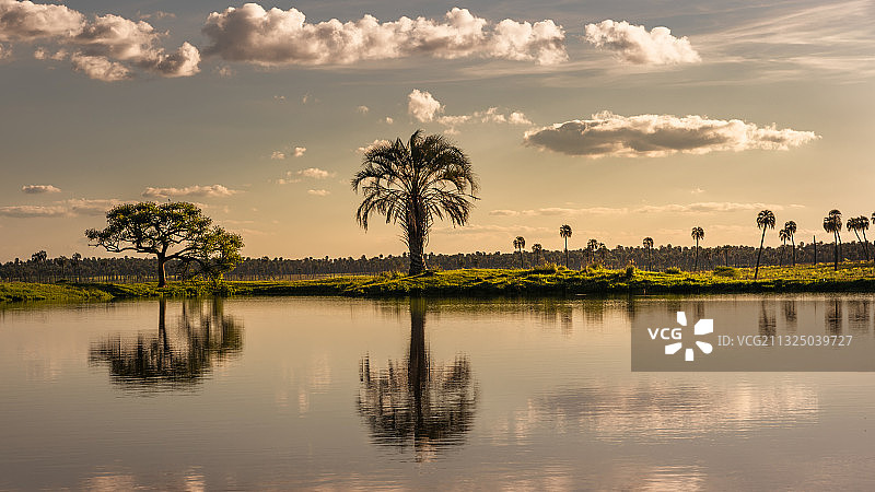 阿根廷恩特雷里奥斯省日落湖泊美景图片素材