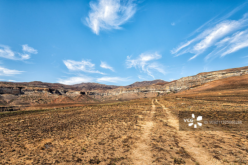 天空下的沙漠风光，金门高地国家公园，南非图片素材