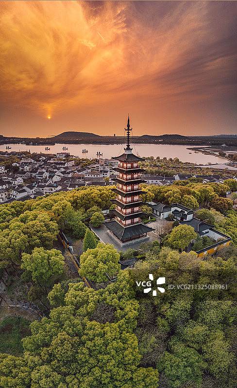 日落光福塔图片素材