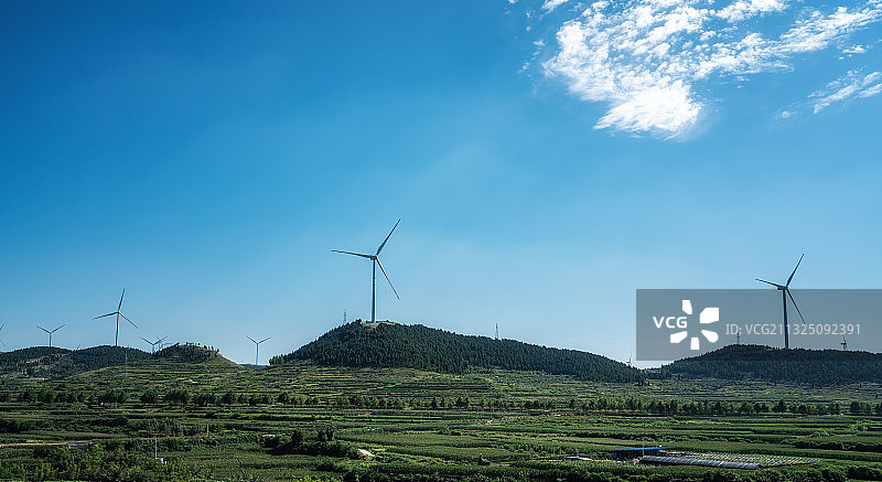 户外高山风力发电车图片素材