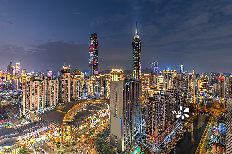 广东省深圳市罗湖区CBD双地标夜景图片素材