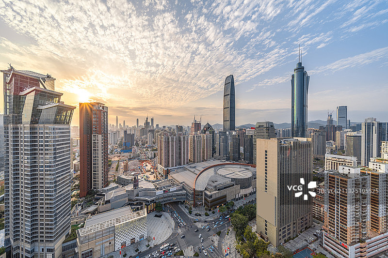 广东省深圳市罗湖区CBD双地标日落全景图片素材