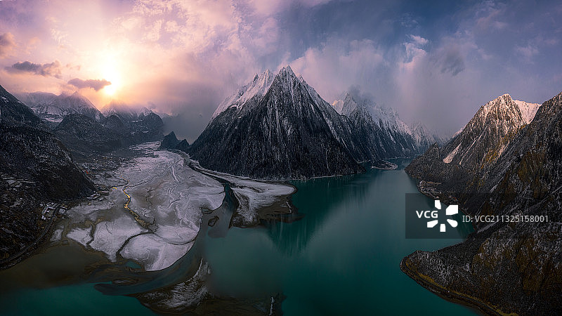 航拍然乌湖图片素材